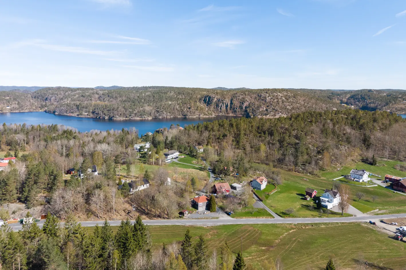 Innholdsrik enebolig i landlige omgivelser på Hope! Koselige omgivelser, turmuligheter og kort vei til Sannesfjorden! photo 2