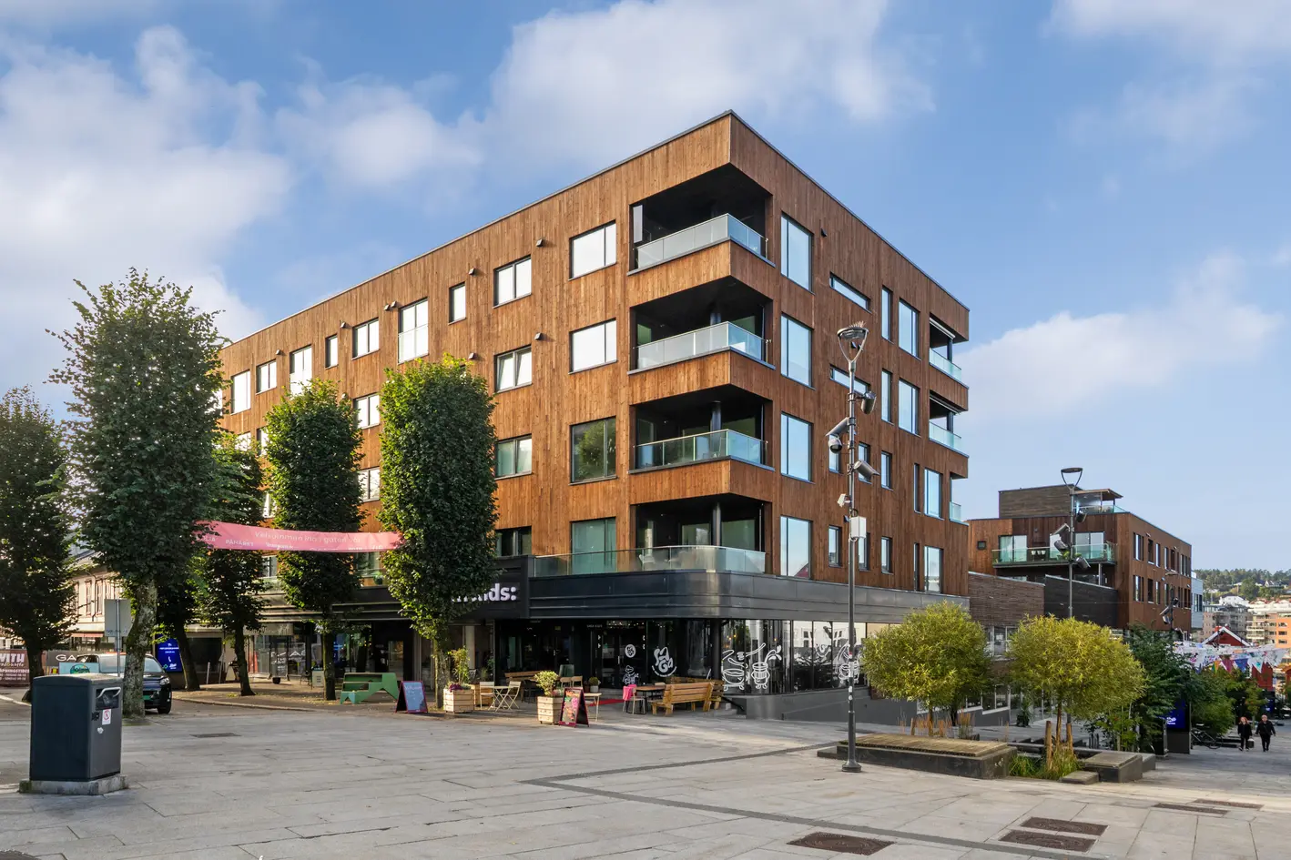 Luftig og moderne 3-roms endeleilighet fra 2018 - Vannbåren gulvvarme - Solrik terrasse - Felles takterrasse og atrium. photo 2
