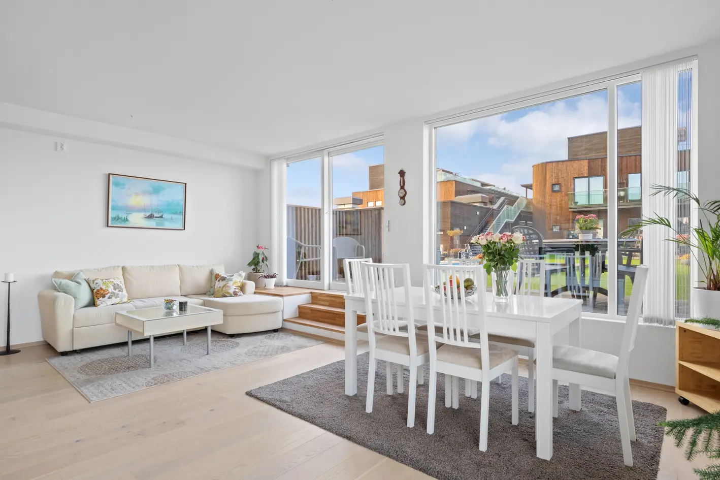 Luftig og moderne 3-roms endeleilighet fra 2018 - Vannbåren gulvvarme - Solrik terrasse - Felles takterrasse og atrium. photo 5