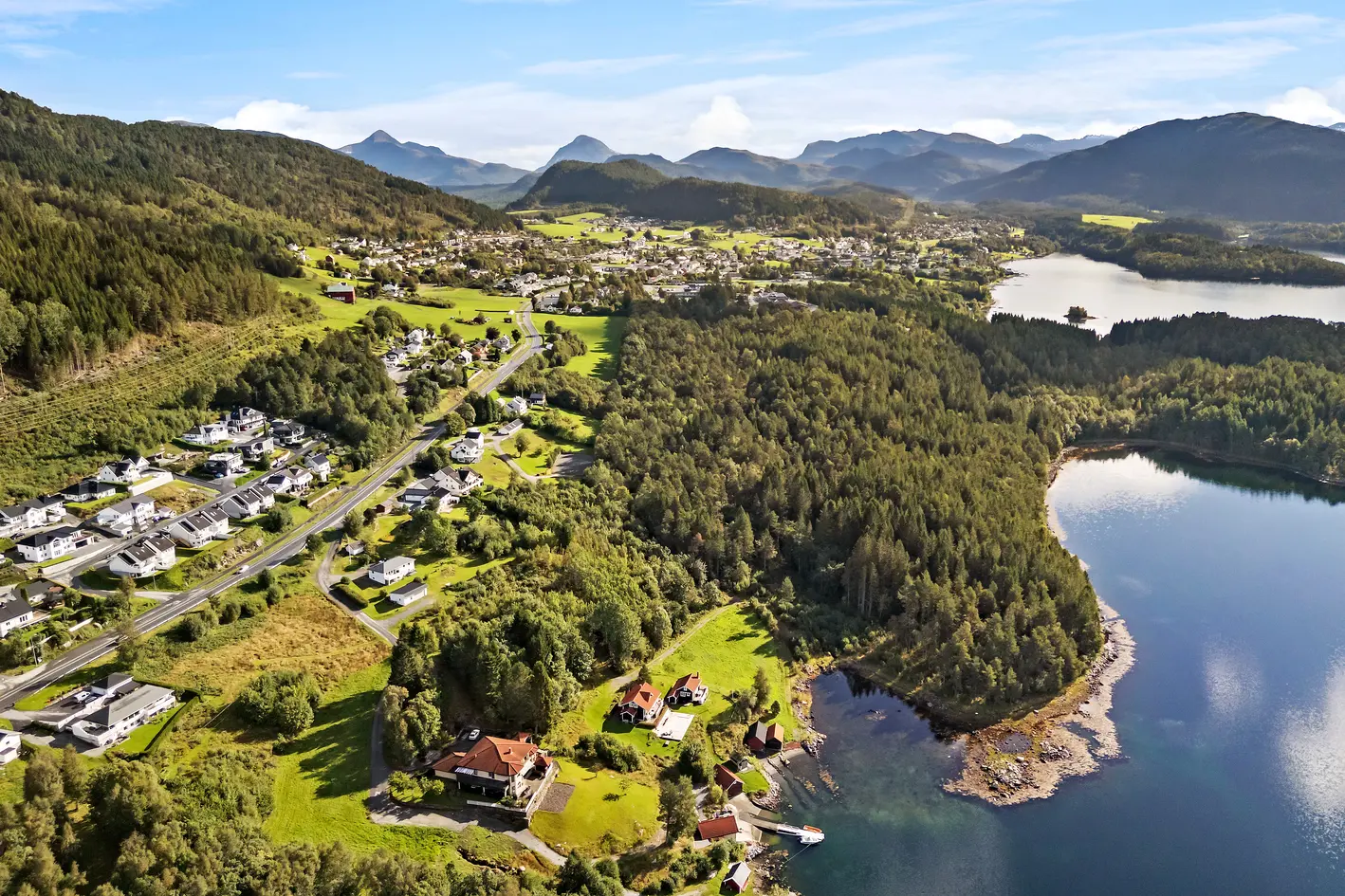 Boligtomt med sydvendt orientering og gode solforhold. Rolig og populært nabolag. Lett å opparbeide. photo 5