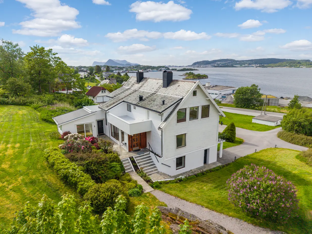 Sjarmerende og innholdsrik enebolig i landlige omgivelser - 6 soverom - Flere uteområder - Gode sol- og utsiktsforhold photo 2