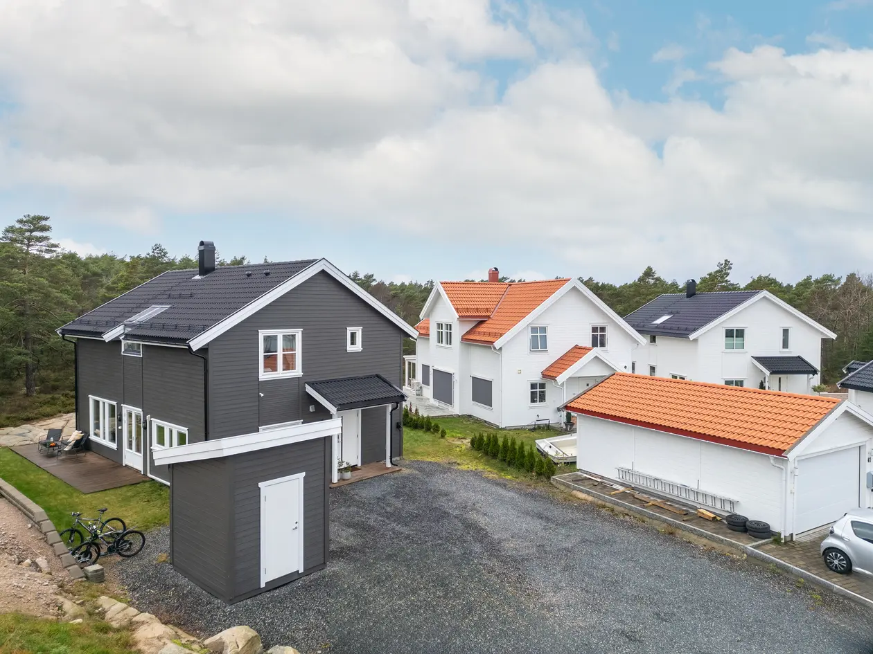 Attraktiv familiebolig med god standard, åpen planløsning, solrike uteplasser og skogsutsikt. Mulighet for 4 soverom. photo 5
