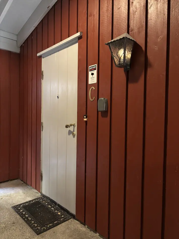 Stor terrasseleilighet over to plan med tre soverom og to bad! Sørvendt terrasse på 40 kvm | Carport med bod photo 2