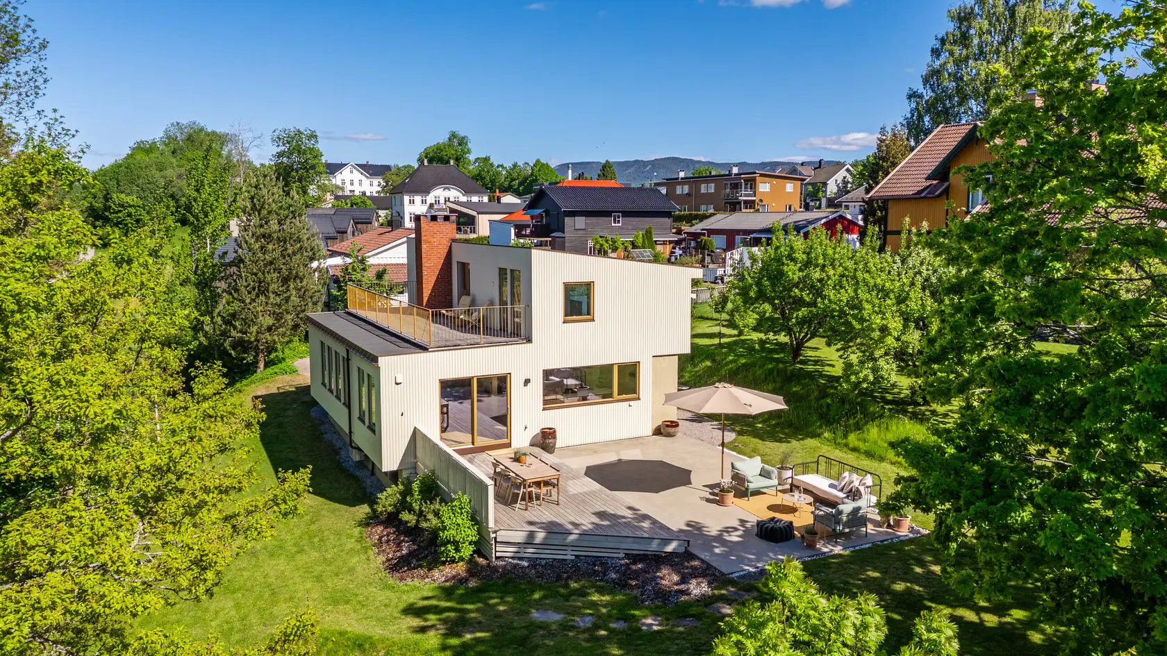 Arkitekttegnet original funkisbolig i naturskjønne omgivelser. Renovert/ombygget 2022-24. Vestvendt tomt på 1777m². photo 3