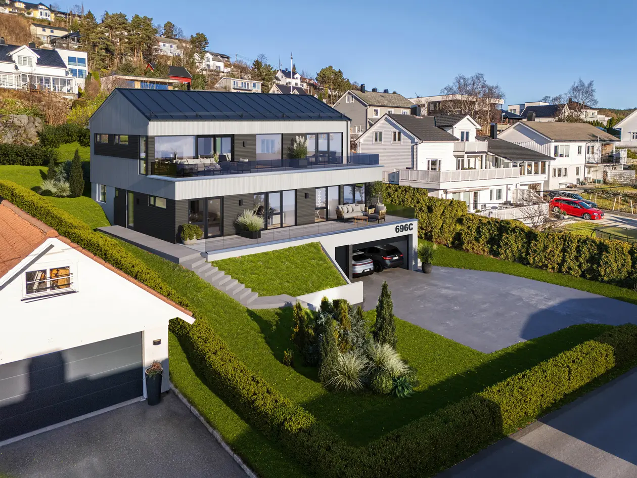 Stor tomt på Åsestranda med godkjent enebolig, rivningstillatelse og IG. 1420 m² tomt med utsikt -  klar for byggestart. photo 2