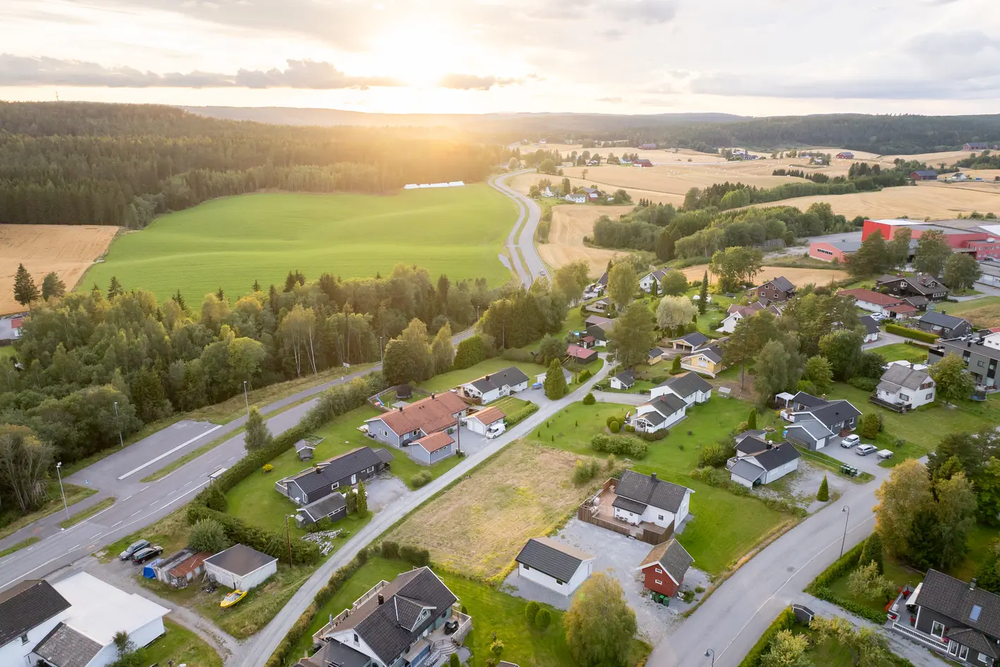 Flott boligtomt på 2434,7 kvm i fint og landlig område på Løken. Familievennlig område | Kort avstand til Løken senter photo 5