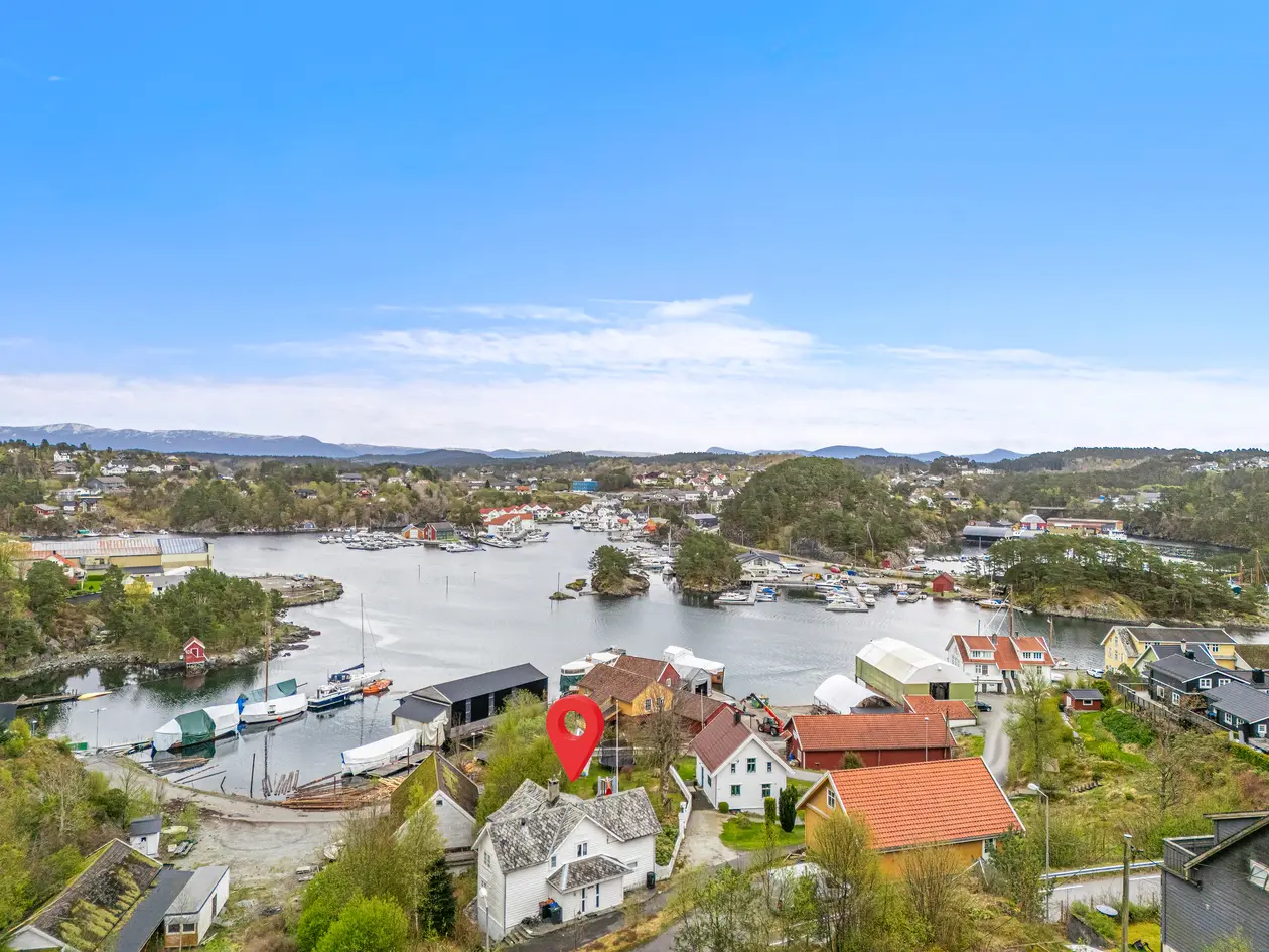 VISNING 29/9 Innholdsrik enebolig med stor uteplass og hage | Barnevennlig beliggenhet | Flott utsikt og nærhet til sjø photo 2