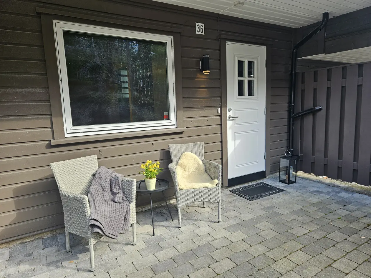 Familievennlig og velholdt rekkehus over 3 plan – peis og varmepumpe – 3 uteplasser – garasje – like ved stranden photo 5