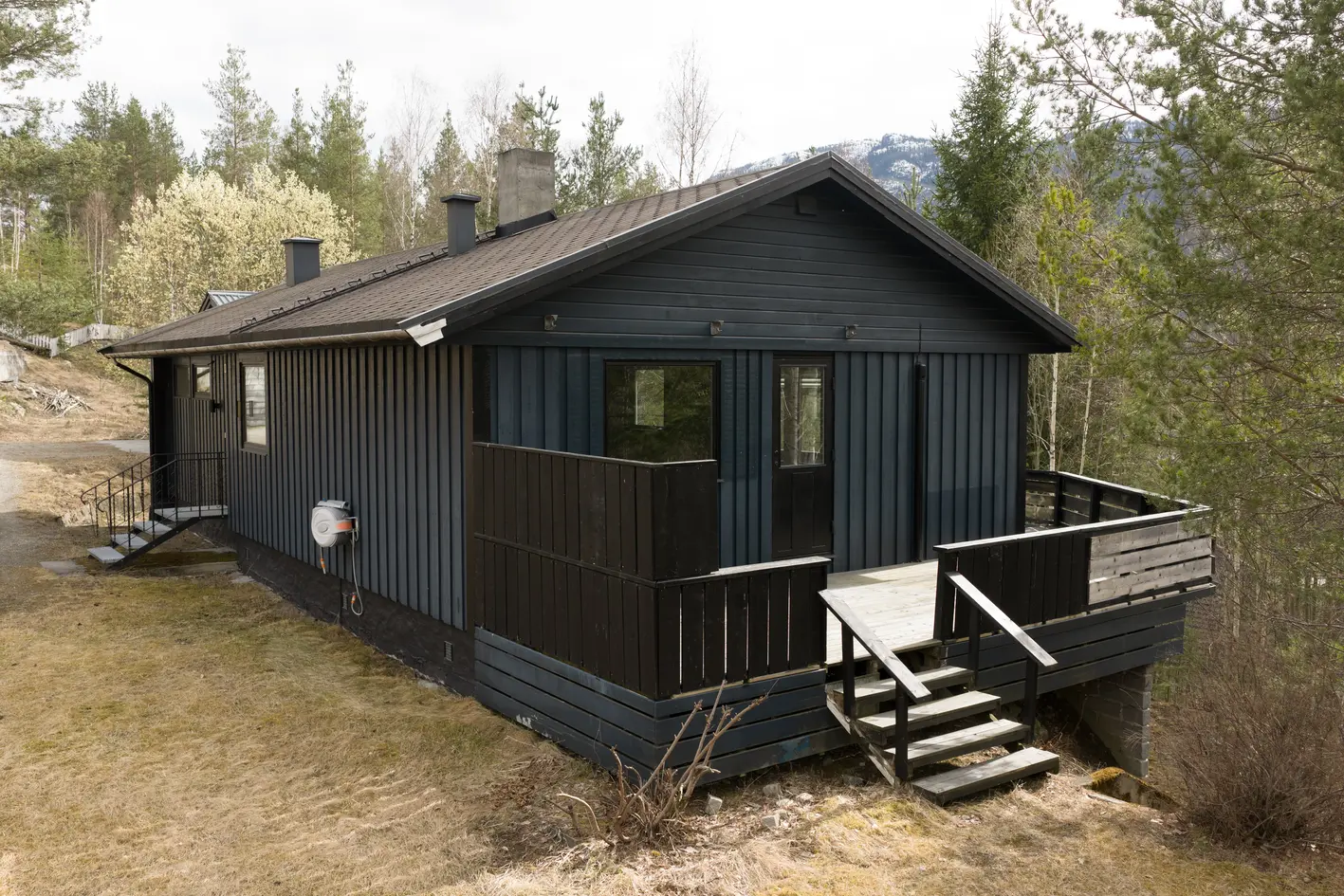 Familievennlig enebolig over to plan og dobbel garasje med svært gode solforhold photo 2