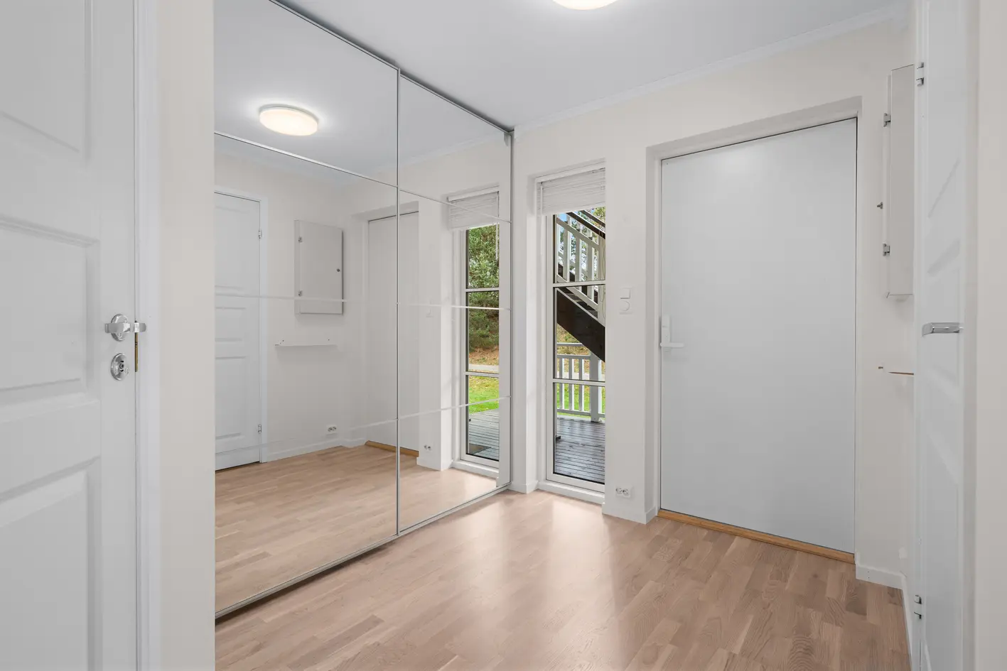 Tiltalende og attraktiv 2-R eierleilighet i 1. etasje | P-plass | Solrik terrasse | Kort vei til tog og servicetilbud photo 3