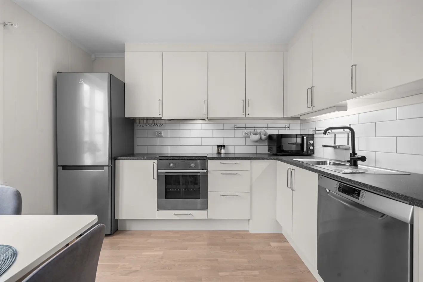 Tiltalende og attraktiv 2-R eierleilighet i 1. etasje | P-plass | Solrik terrasse | Kort vei til tog og servicetilbud photo 5