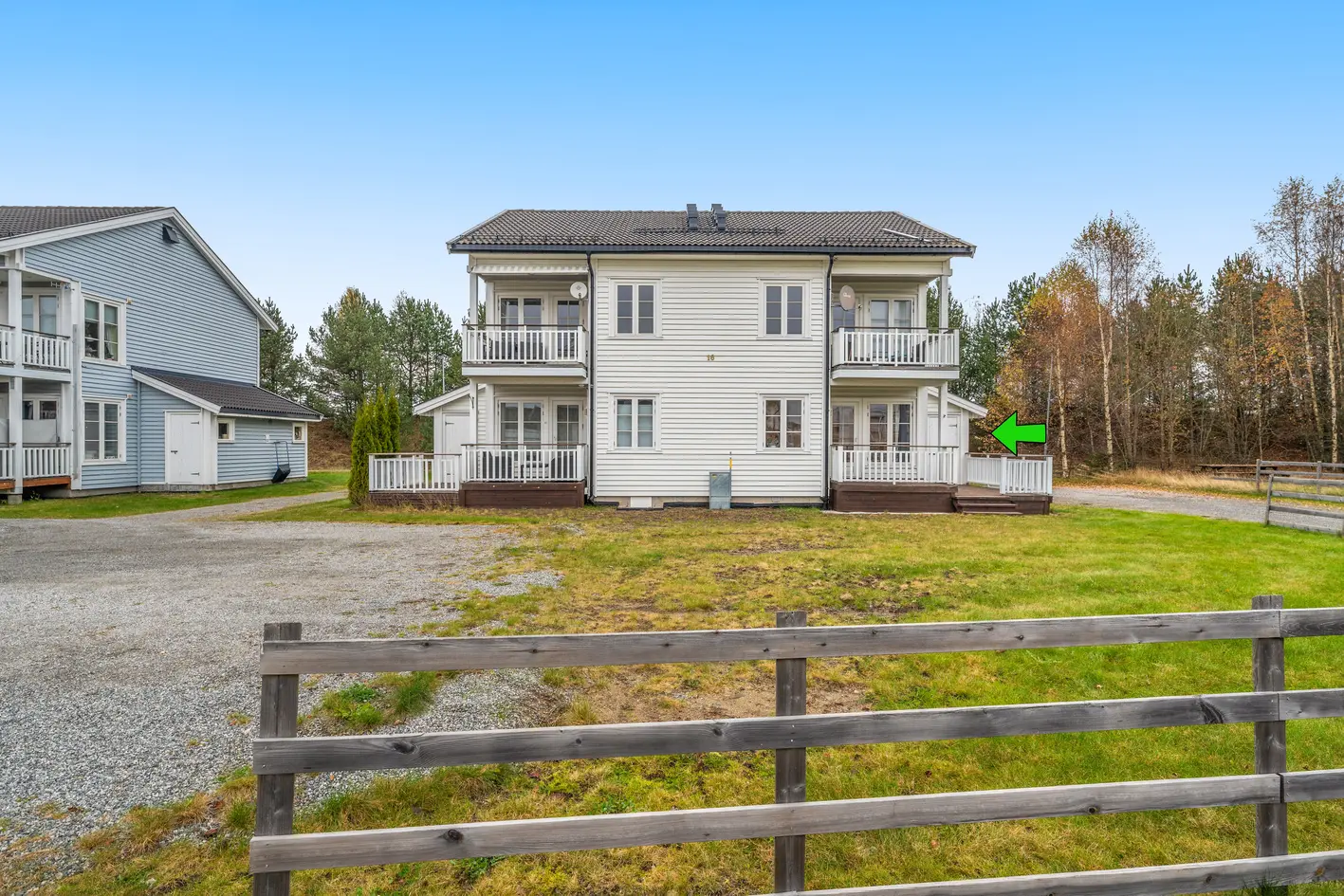 Tiltalende og attraktiv 2-R eierleilighet i 1. etasje | P-plass | Solrik terrasse | Kort vei til tog og servicetilbud photo 2