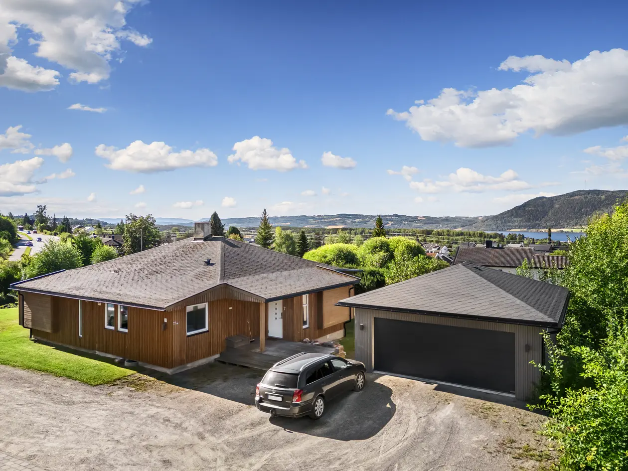 Casă, 153 m², teren 1535 m²