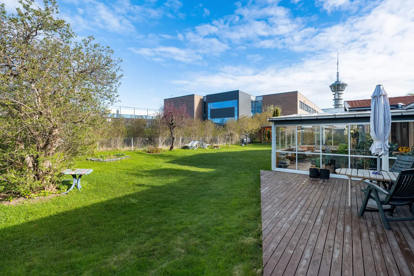 Attraktiv enebolig med alt på ett plan| to garasjer | Solrik tomt på hele 1533 m² | BRA 337 m² photo 5