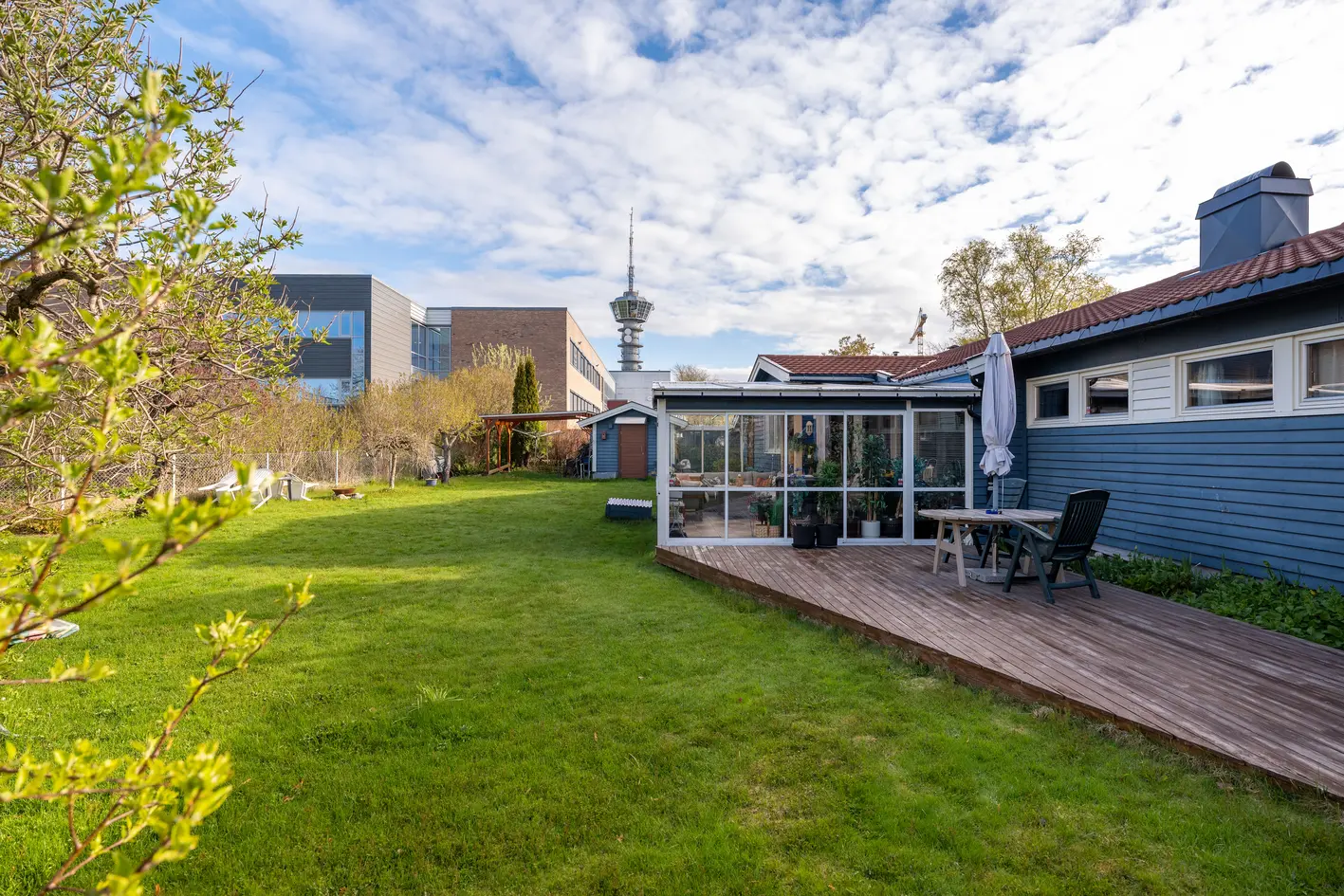 Attraktiv enebolig med alt på ett plan| to garasjer | Solrik tomt på hele 1533 m² | BRA 337 m² photo 4
