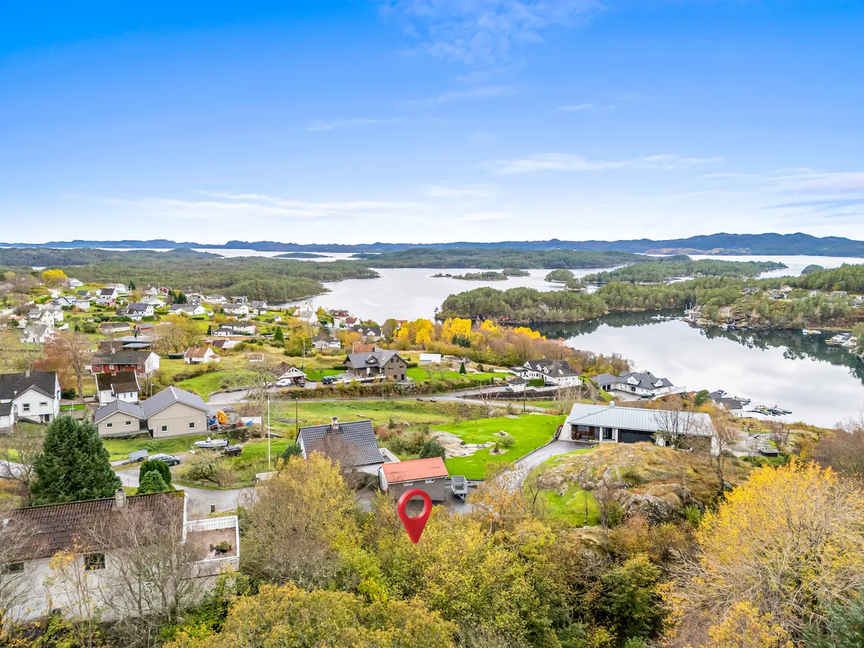 NY PRIS! Flott boligtomt med kort vei til sjø, skog og turterreng