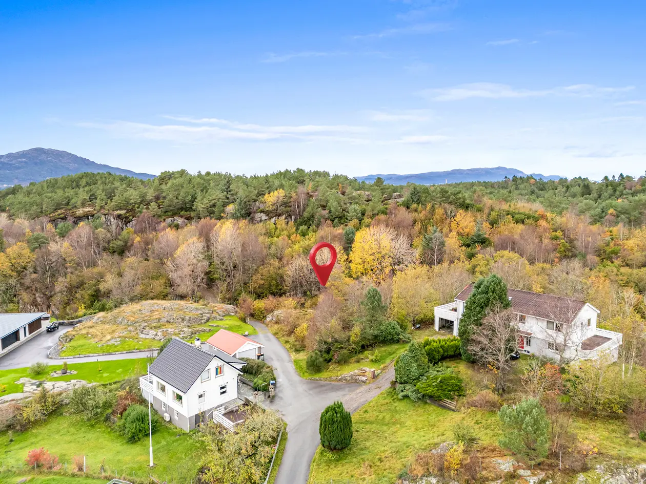 NY PRIS! Flott boligtomt med kort vei til sjø, skog og turterreng photo 3