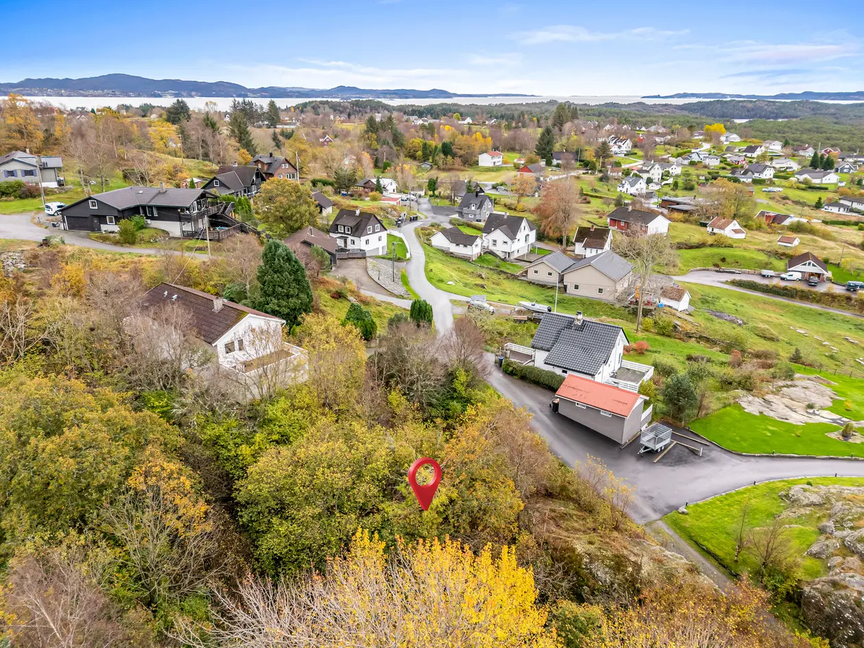 NY PRIS! Flott boligtomt med kort vei til sjø, skog og turterreng photo 4