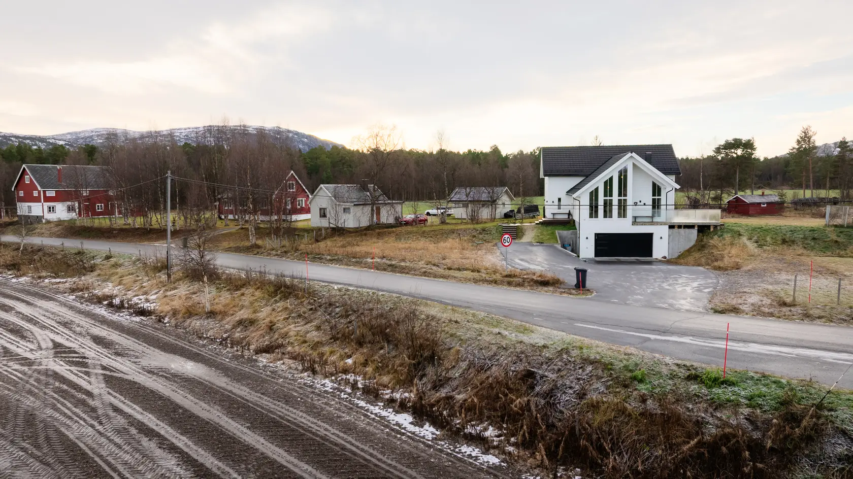 Boligtomt på Holmen - Naturskjønt område - Asfaltert vei photo 5