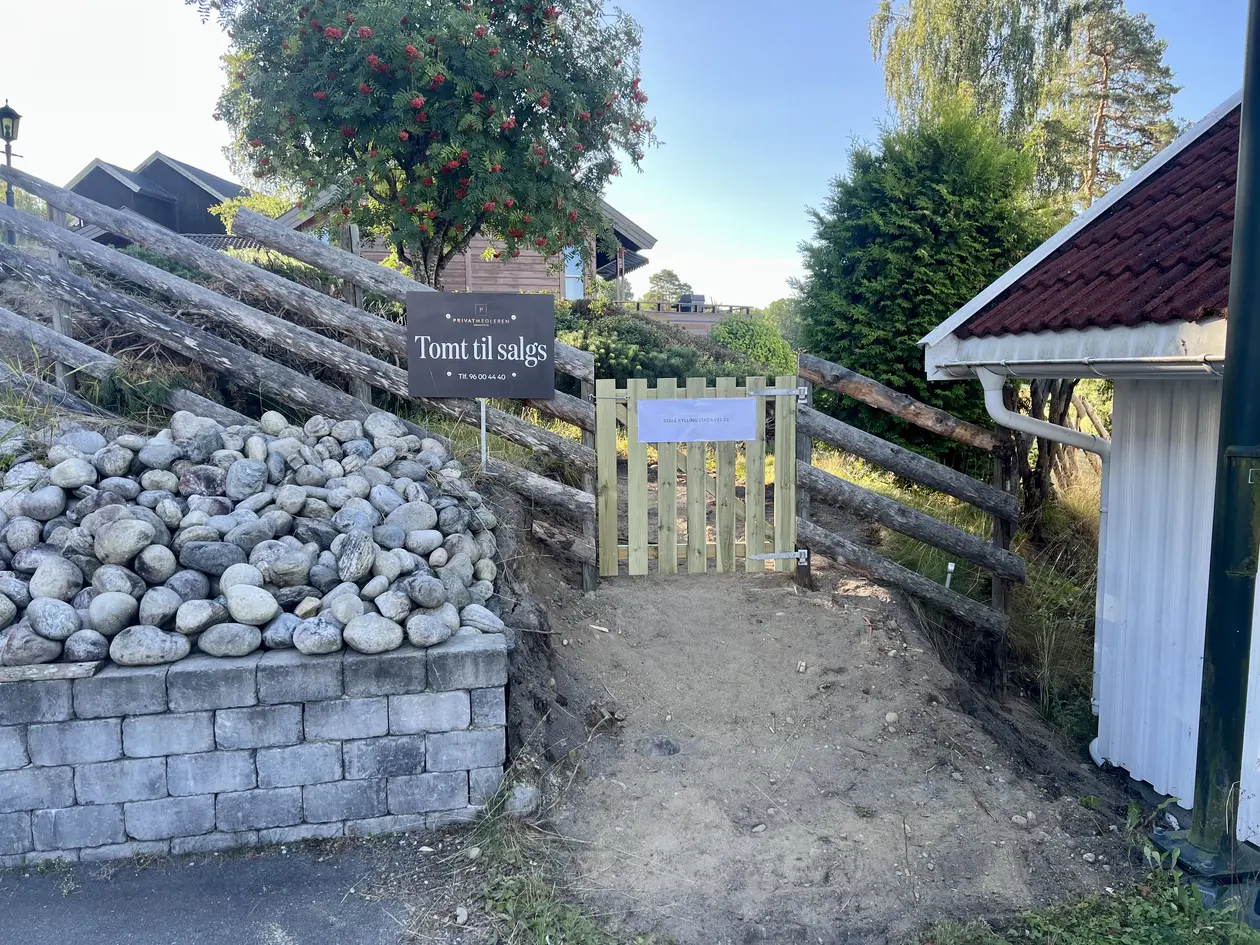 Her kan du realisere boligdrømmen, omgitt av grønt landskap og god plass. photo 2