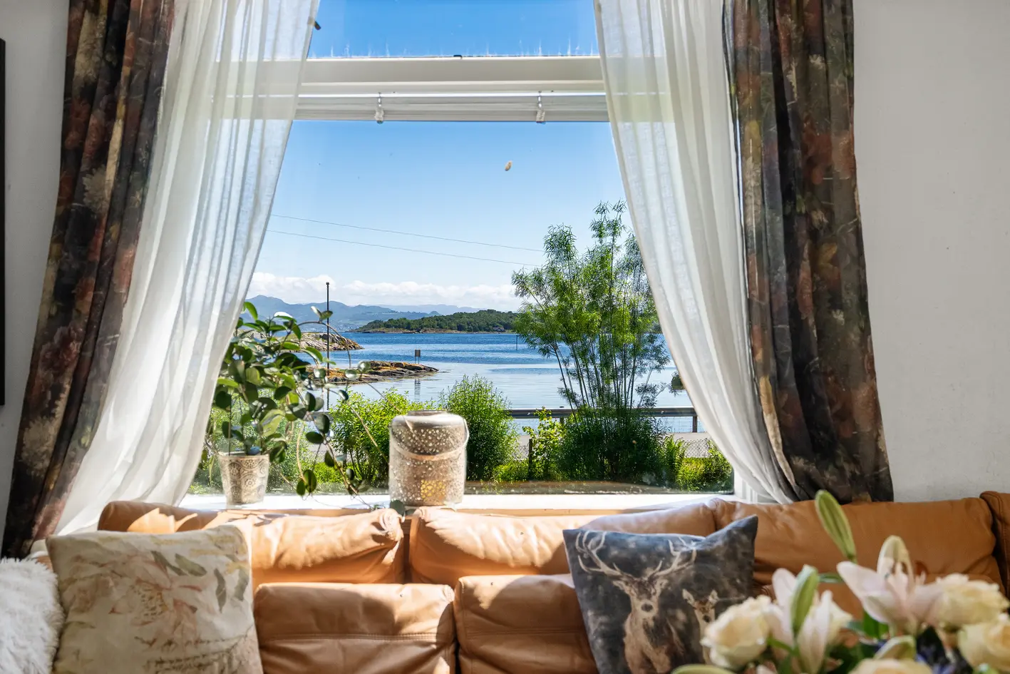 Paradis ved sjøen | Strandlinje | Brygge | Skog | Stor eiendom | Hus og hytte i ett photo 2