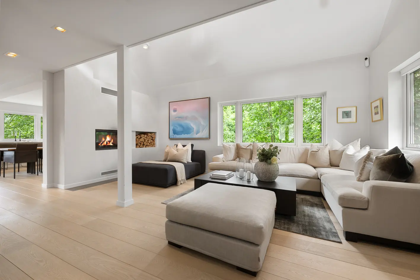 Modernisert enebolig med attraktiv beliggenhet på Røa | BRA 235 m² | Terrasse 46 m² | 2 Carporter | Grenser mot friareal photo 3