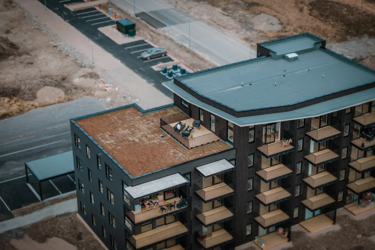 TOPPETASJEN OG MED TAKTERRASSE Enorm takhøyde, 2 terrasser med sola fra morgen til kveld og to soverom. photo 5
