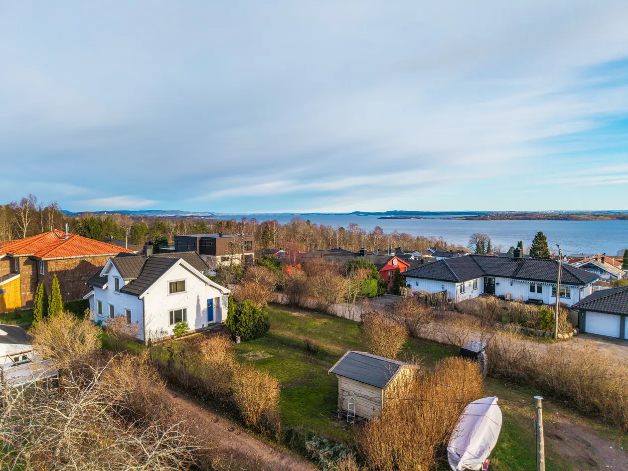 NY PRIS! Barnevennlig beliggende enebolig med utsikt på toppen av Nygårdsfeltet - Oppussingsobjekt med potensiale! photo 3