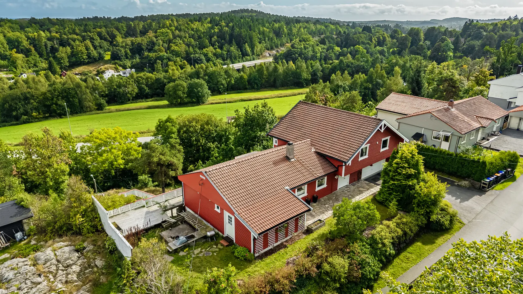 NY PRIS! Stor enebolig - gode solforhold - integrert garasje - Utleiedel - kort vei til Arendal og Grimstad photo 5