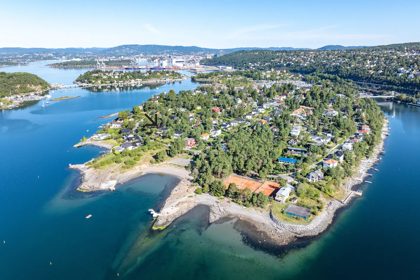 Unik toppleilighet på 193m² gulvareal på øyas solside. Stor, solrik terrasse. Fantastisk utsikt. Nærhet til badestrand photo 5