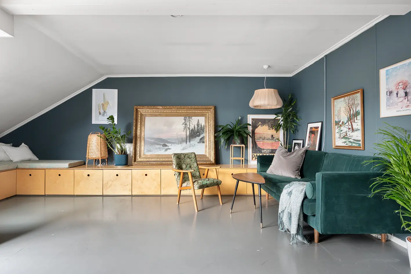 Utbyggingsmulighet! - Unik og gjennomgående loftsleilighet med solrik balkong - Gulvareal på 75 kvm - Stort potensial! - View 3