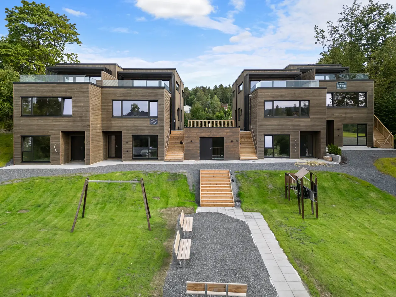 Lekker og topp moderne familiebolig - Takterrasse med nydelig utsikt og meget gode solforhold - To garasjeplasser photo 5