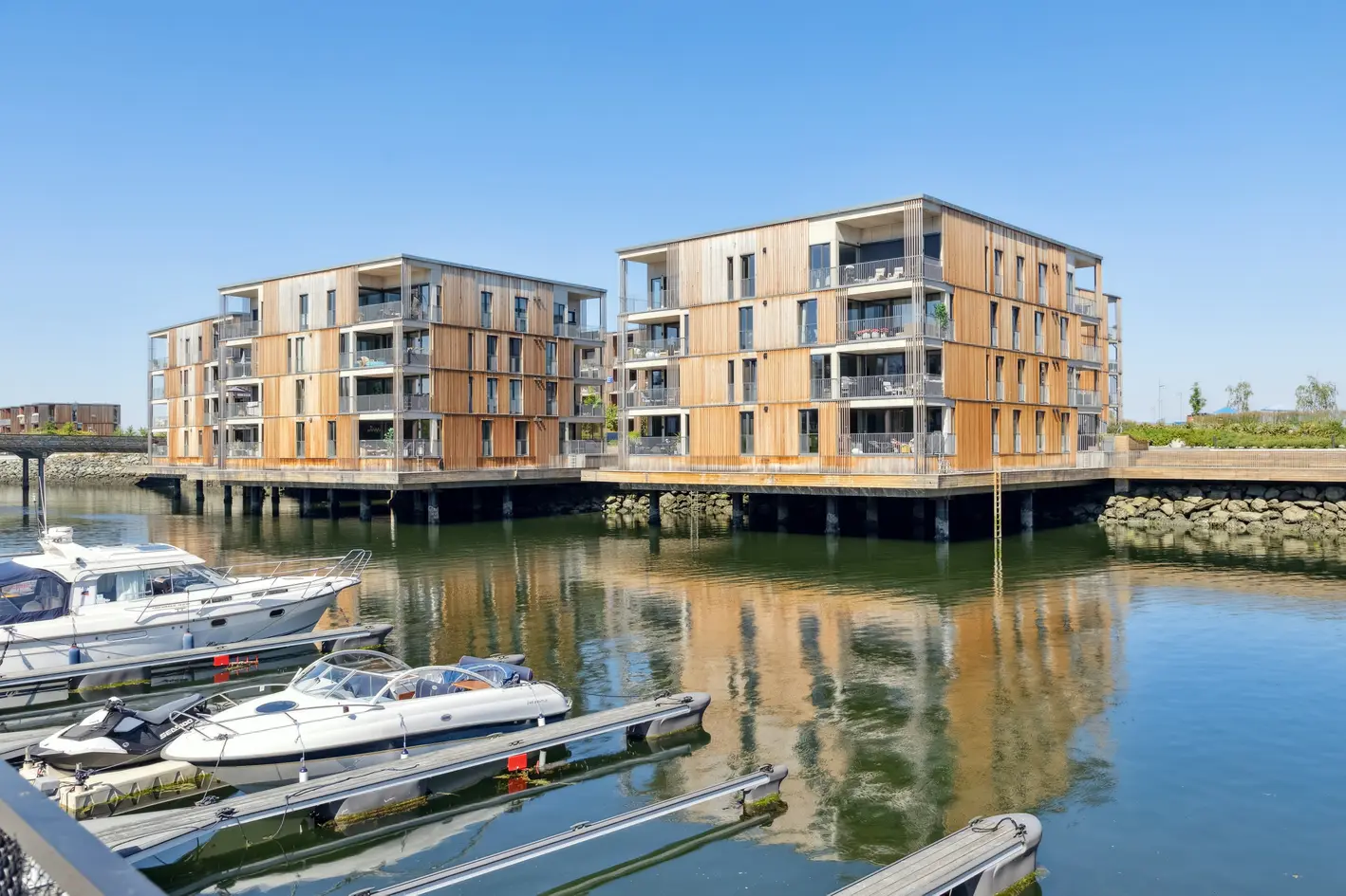 Eksklusiv bryggeleilighet på Grilstad Marina | Solrik beliggenhet, kanalutsikt, høy standard og p-plass m/elbillader photo 4
