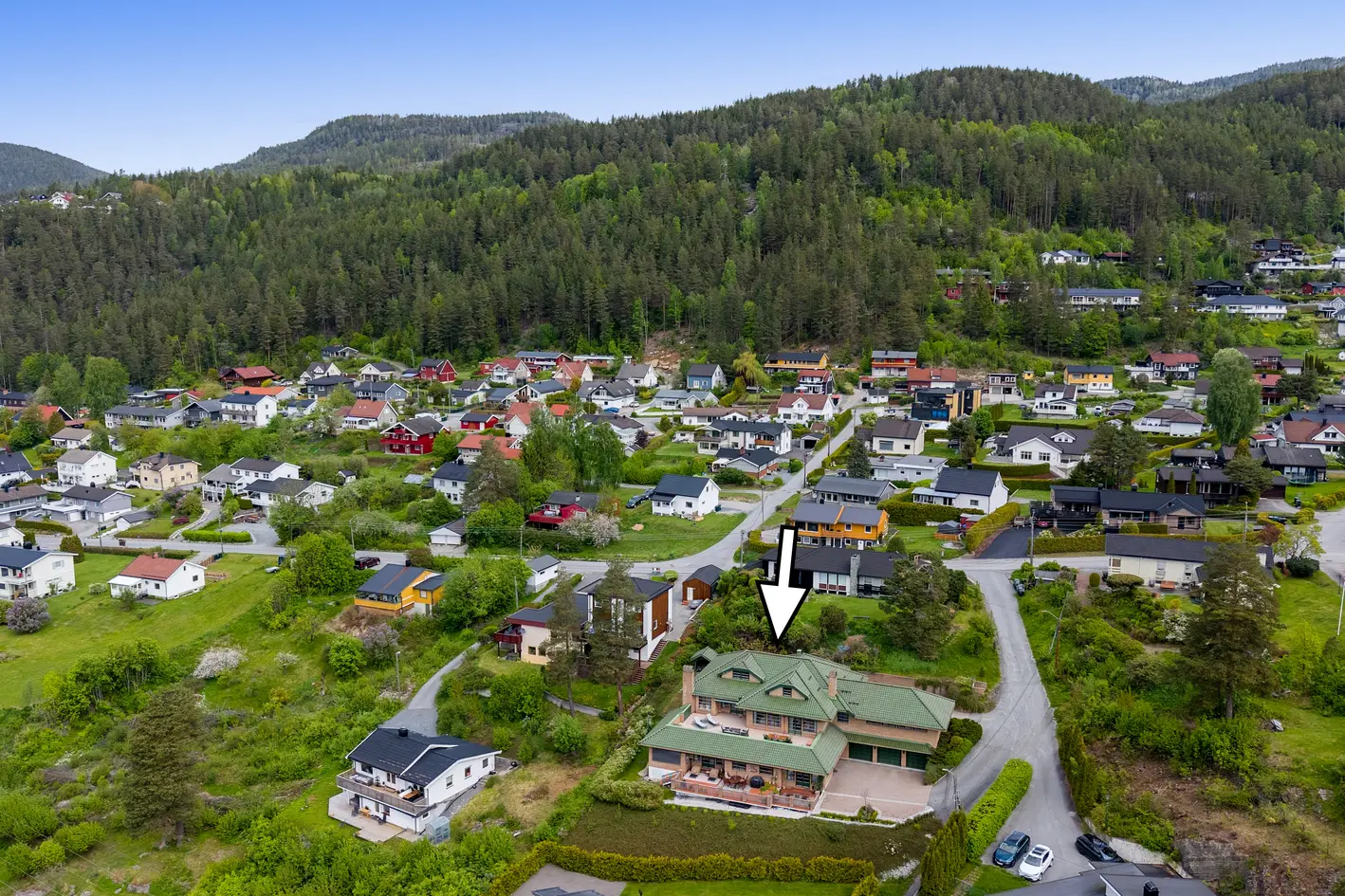 Unik halvpart av tomannsbolig o/2 plan - Nydelige uteområder - 4 soverom- 3 bad - Dobbeltgarasje - Mulighet for utleie photo 4