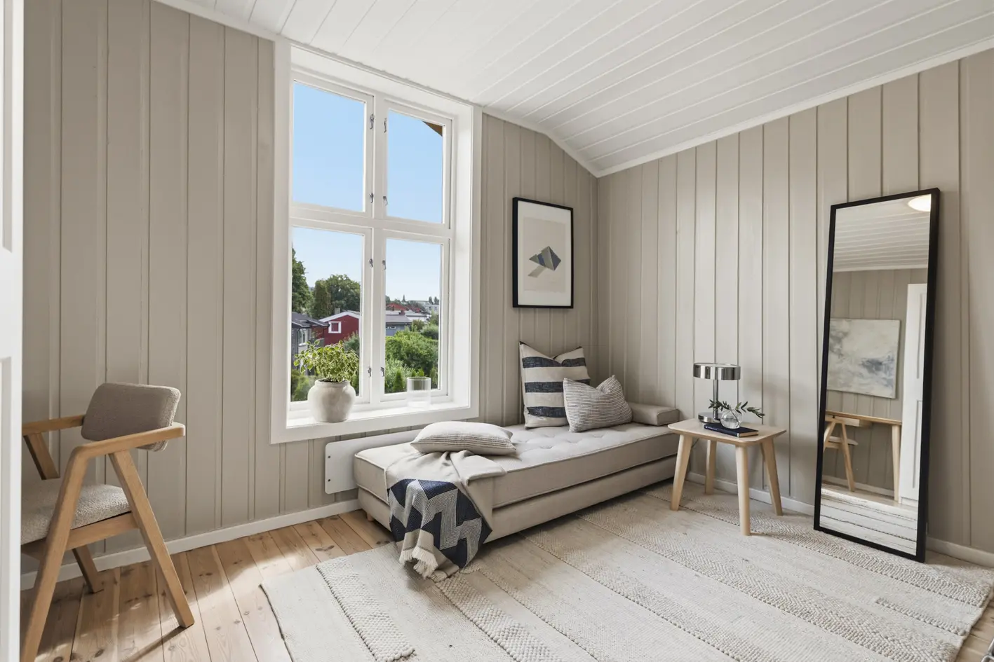 Innbydende selveierleilighet med smart planløsning.
Småhusfølelse. Bad fra 2019. Lave felleskostnader. Parkeringsleie*