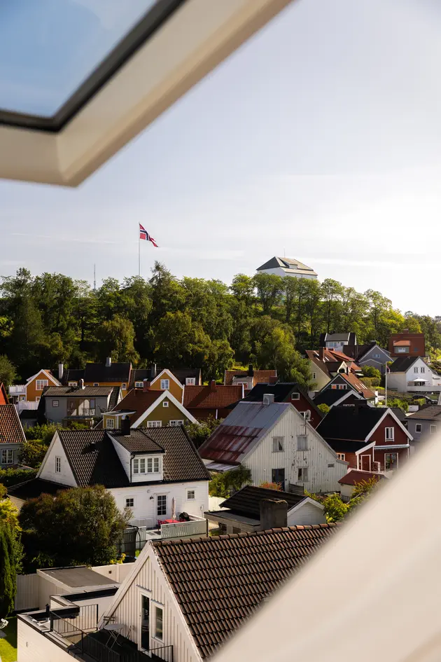 Eksklusiv toppleilighet totalrenovert 2019/20. Privat solrik takterrasse. To sov + hems. 103 kvm gulvareal. Parkering. photo 3