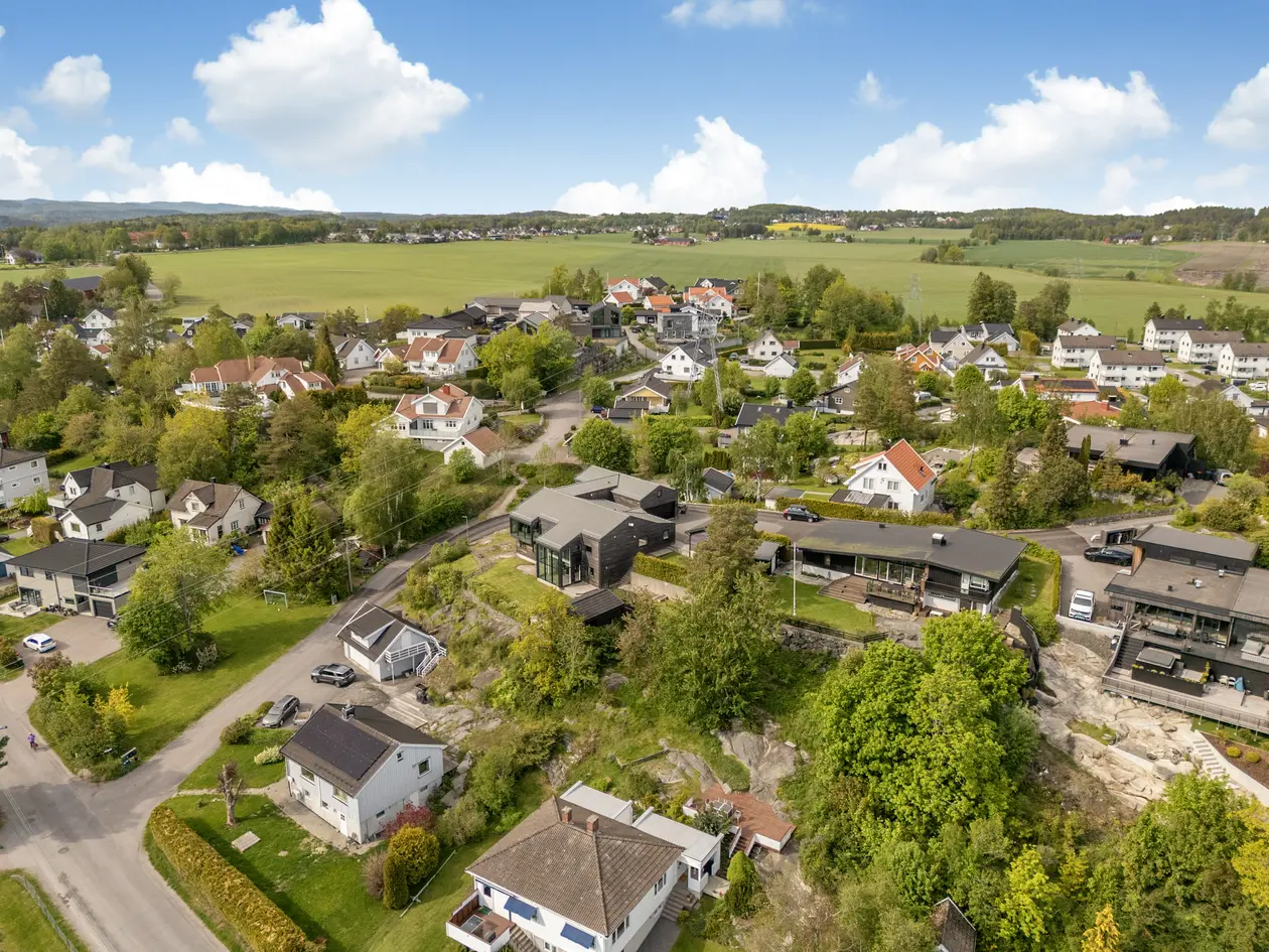 Innholdsrik enebolig med 2 utleiedeler 2| Perfekt generasjonsbolig | Stor tomt, fantastisk utsikt, barnevennlig | Garasje photo 2