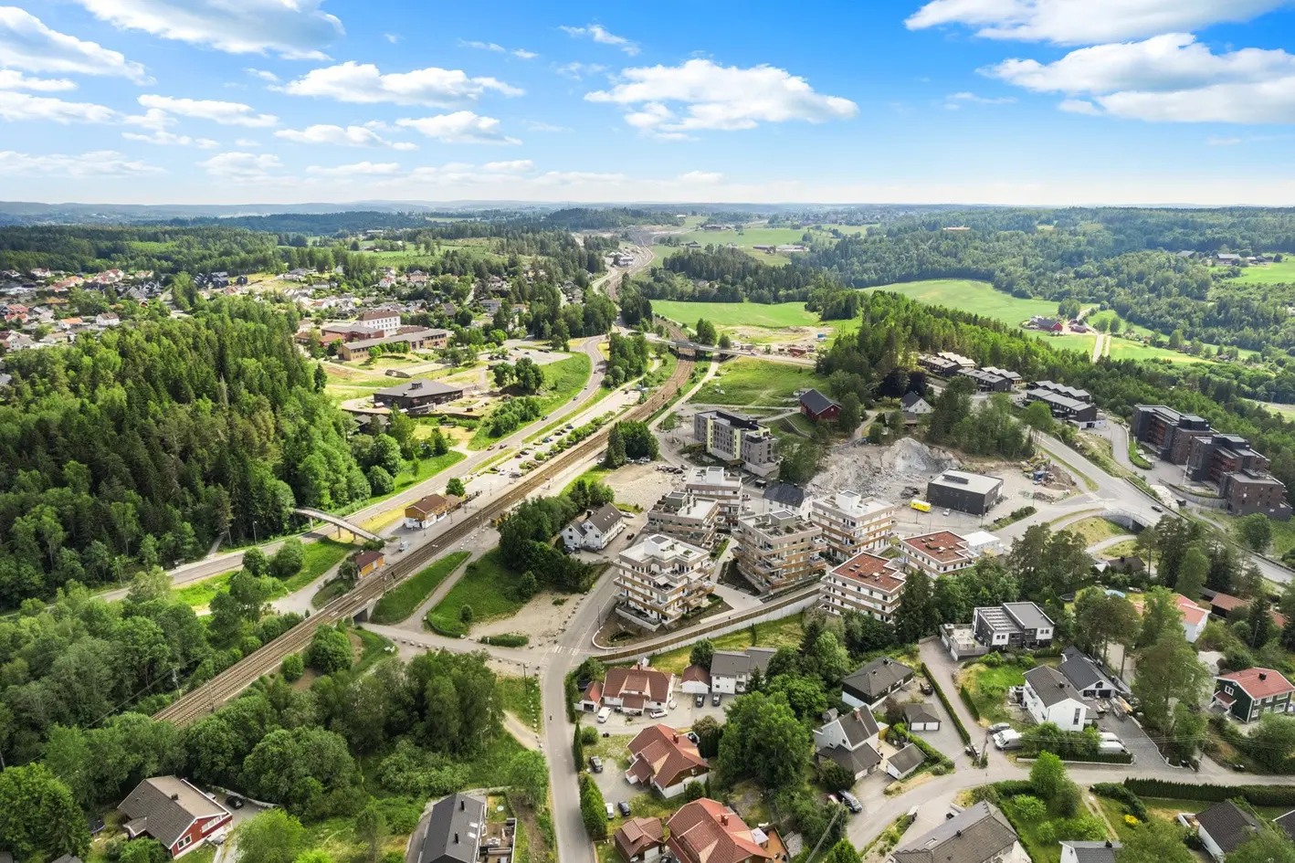 Stilren toppleilighet med solrik balkong og heis til garasje | 4 rom | 2 bad | Masteravdeling | Felles takterrasse! photo 5