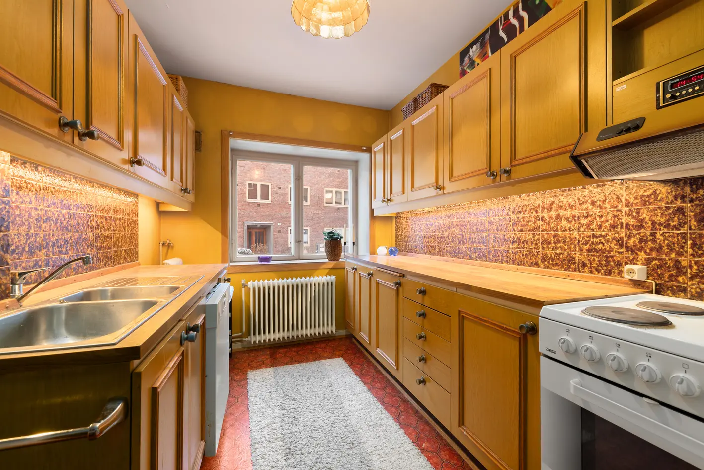 Spennende oppussingsobjekt med stort potensiale - Ettertraktet beliggenhet på Doblougløkka - Hjørneleilighet - Peis photo 5
