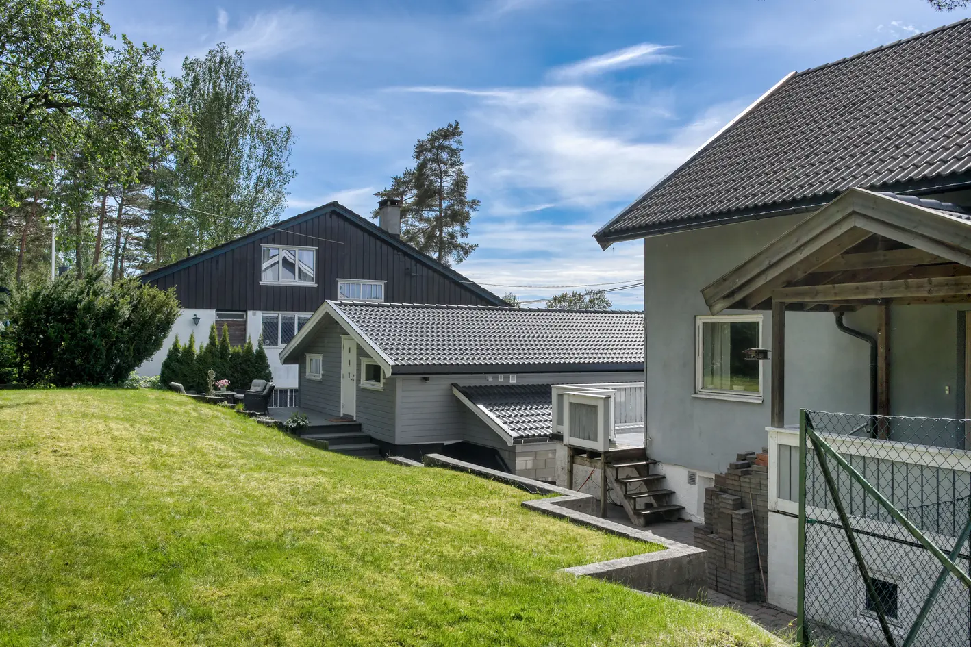 Innholdsrik enebolig (registrert som tomannsbolig) med stor garasje - Skovbølet over Wilbergjordet. photo 5
