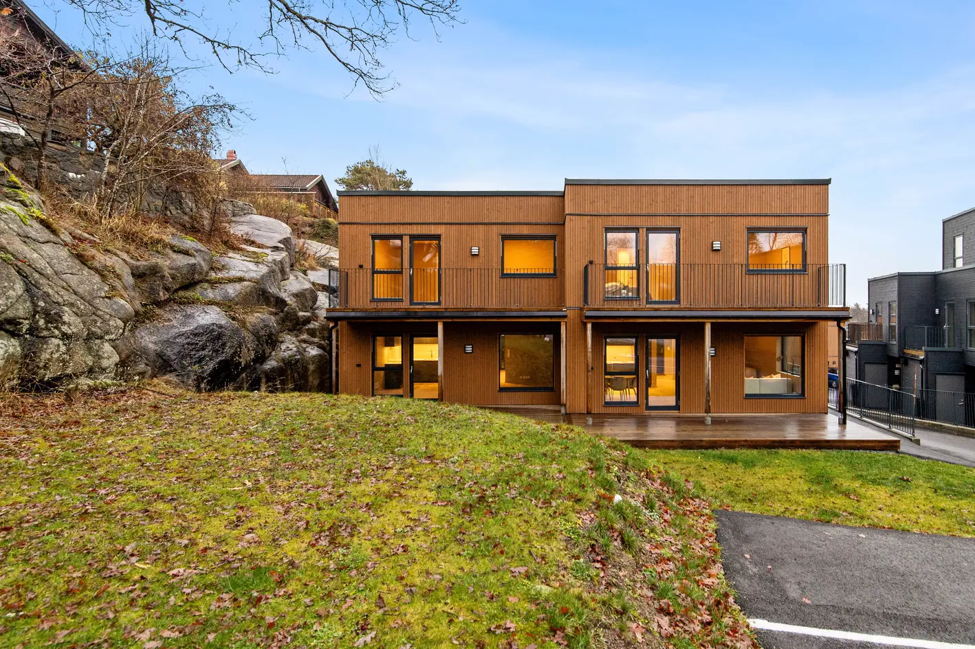 Ny, stilren tomannsbolig med idyllisk beliggenhet – kort vei til både byliv og sjø - 3 sov - 2 bad photo 2