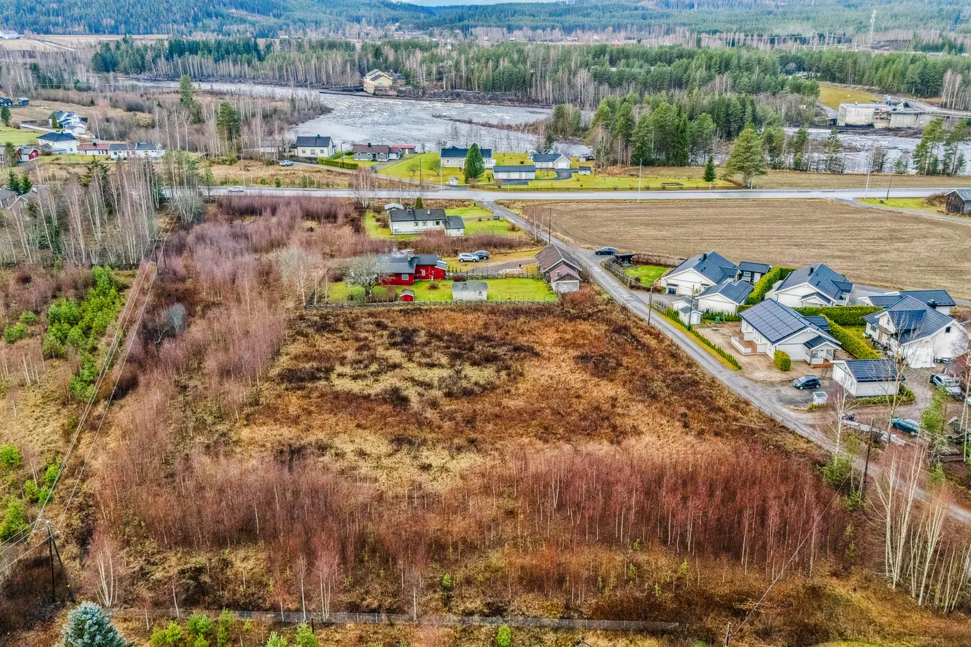 Stor og solrik tomt på ca. 12,9 daa kun ca. 7 km fra Elverum sentrum. Regulert til frittliggende småhusbebyggelse. photo 4