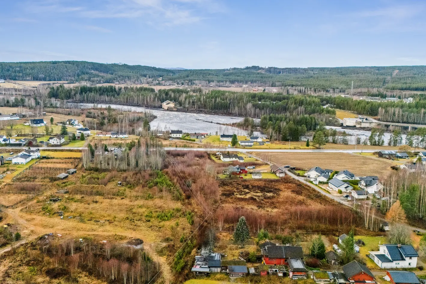 Stor og solrik tomt på ca. 12,9 daa kun ca. 7 km fra Elverum sentrum. Regulert til frittliggende småhusbebyggelse. photo 5