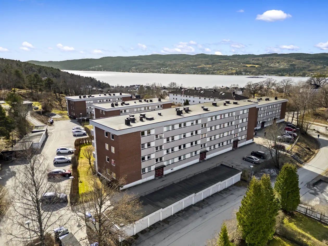 Lys og tiltalende 2-roms i 3. etg | Solrik balkong | Fjordgløtt | Ingen dok.avgift | Sentralt photo 2