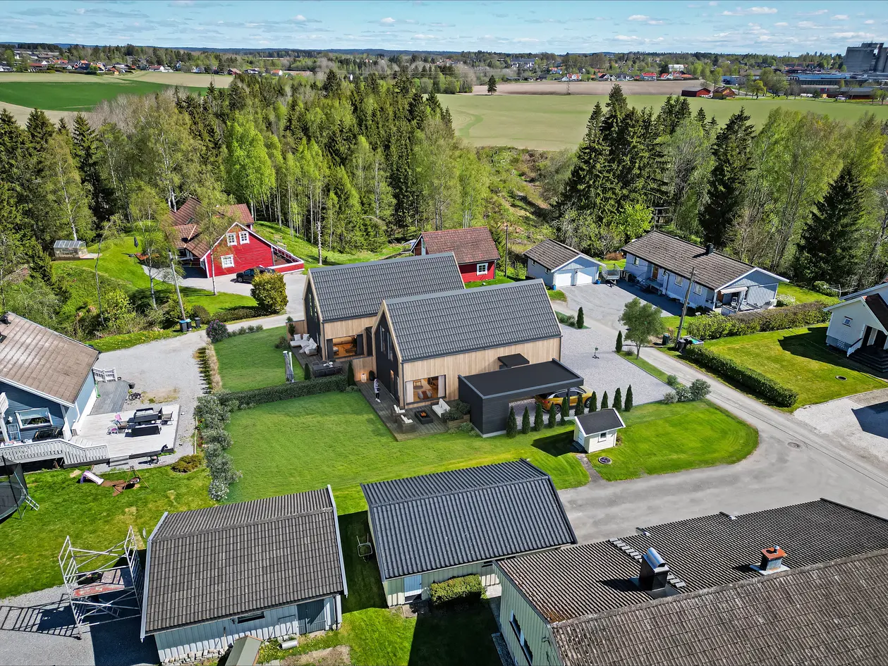 En solgt/en igjen - Moderne og gjennomtenke eneboliger i kjede - Rolig sentrumsnært beliggende - Ingen forskuddsbetaling photo 2