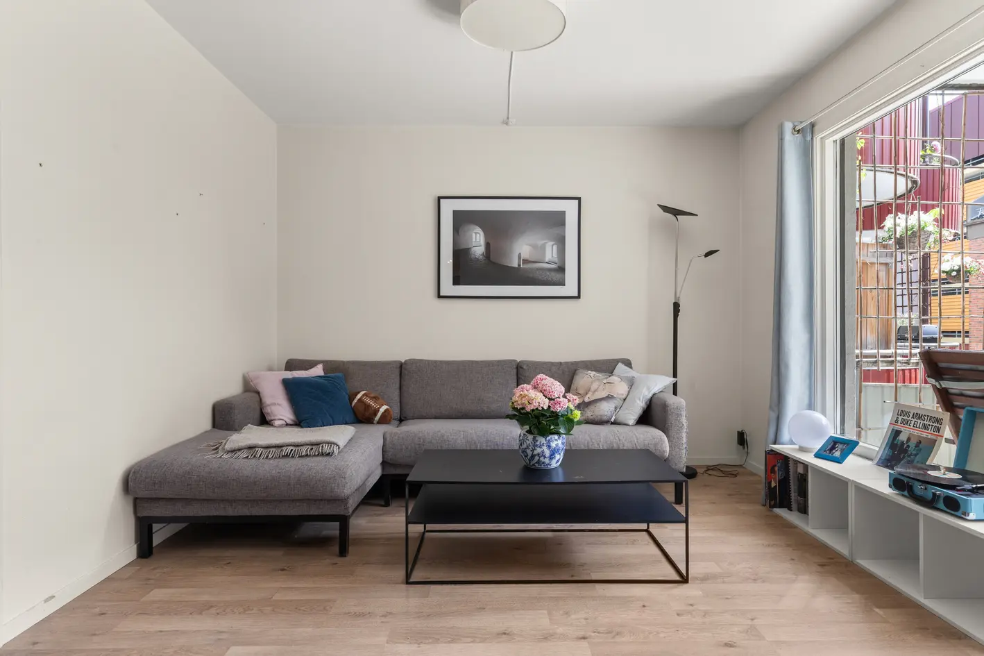 Lys og gjennomgående 3-roms med solrik balkong på 17 m² og garasjeplass | Attraktivt borettslag og sentral beliggenhet photo 5