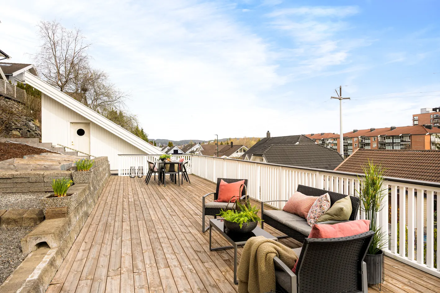 Tiltalende familiebolig i skjermet blindvei | Garasje | Flott terrasse | Etablert boligområde | Rasta skole photo 4