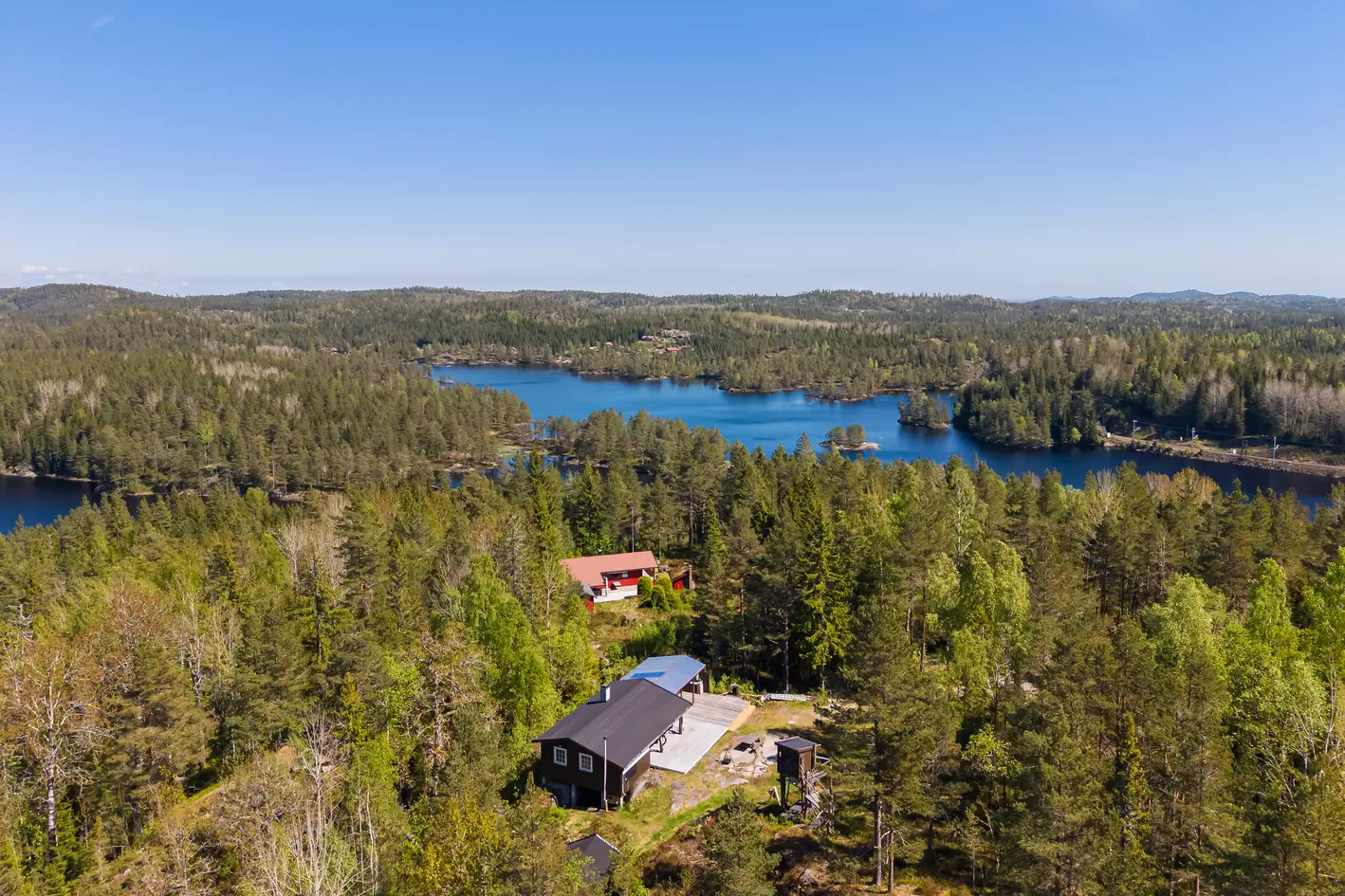 Koselig hytte med usjenert beliggenhet, gode solforhold og fin uteplass! - Bilde 2