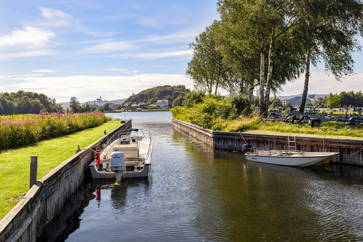 Nyere arkitekttegnet bolig. Egen båthavn & båthus. Usjenert. Integrert garasje. Solceller. Ikke boplikt photo 5