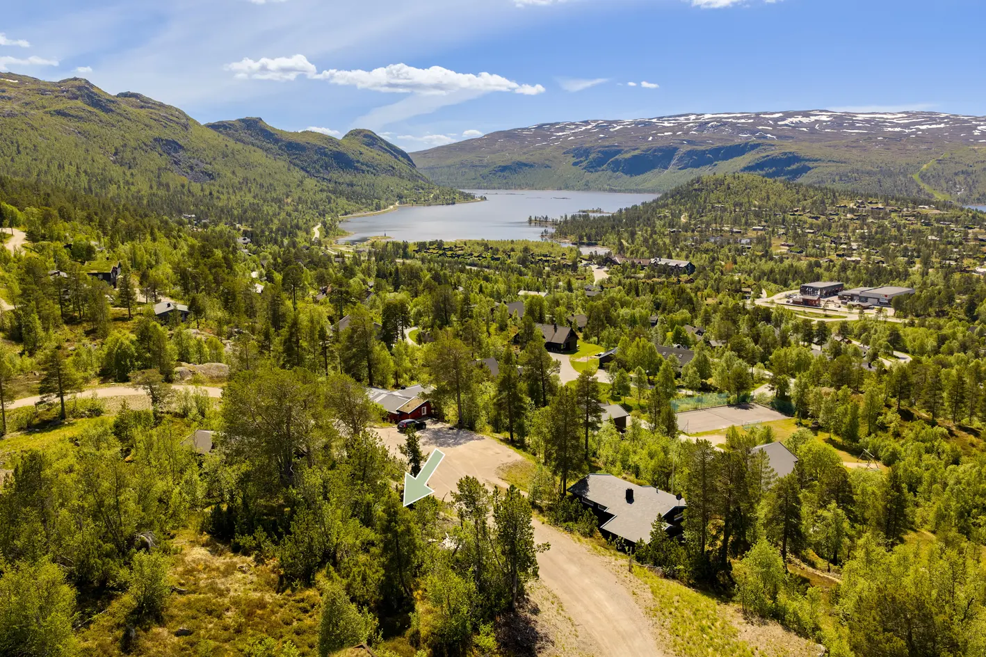 Land, 597 m²